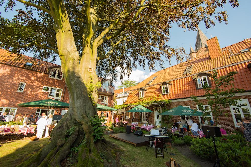 Hotel Altes Stadthaus Westerstede Exterior foto