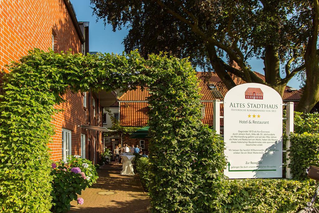 Hotel Altes Stadthaus Westerstede Exterior foto